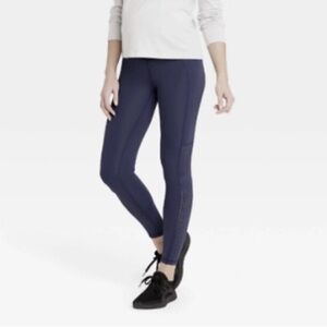 Women's Isabel Maternity Ingrid & Isabel Active Crossover Panel
Leggings L NWT